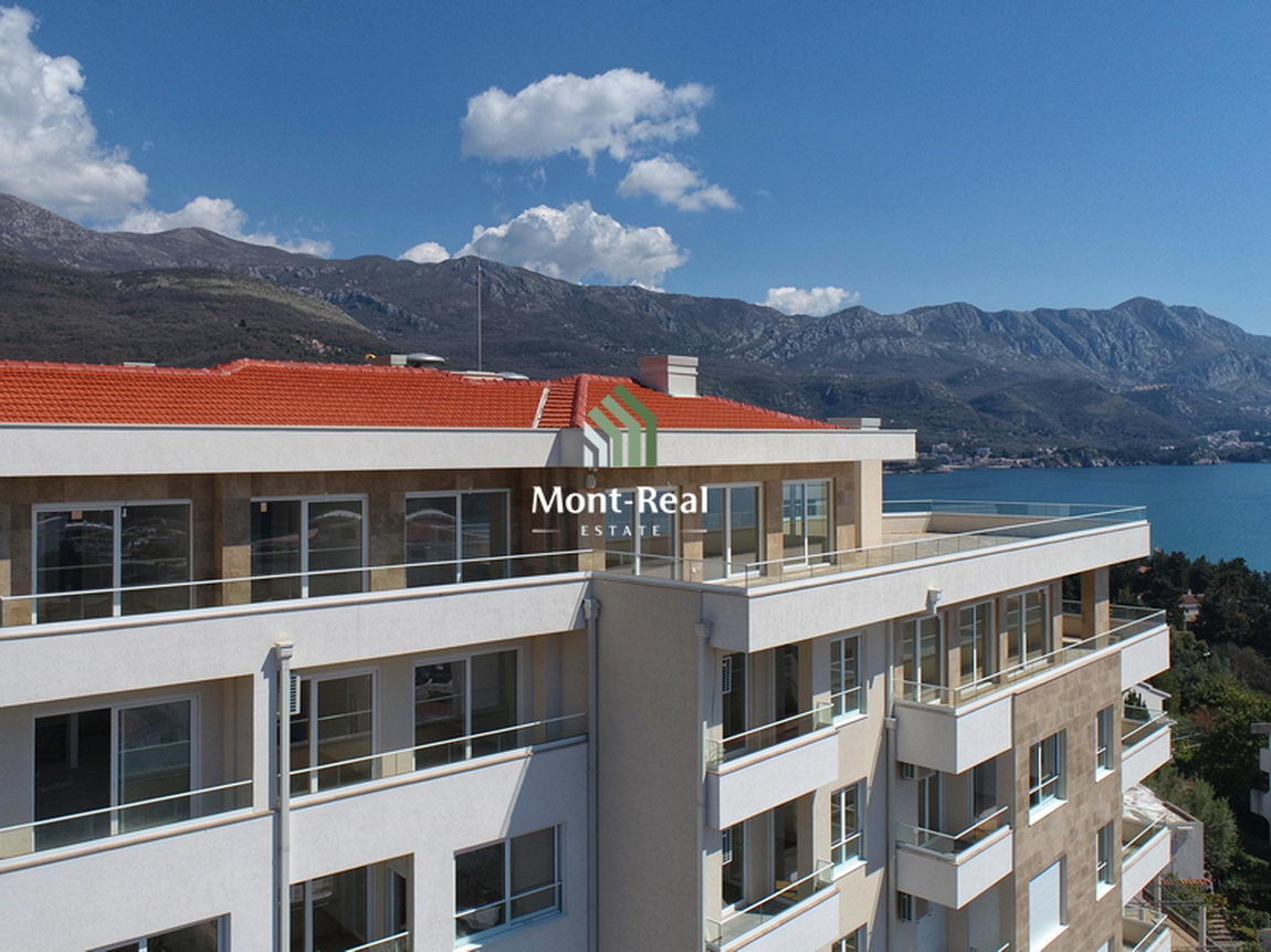 Nenamješten dvosoban stan u visokokvalitetnoj zgradi u Bečićima, Budva S188BD