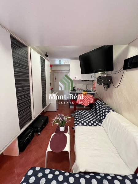 Izdaje se garsonjera na godinu dana, Budva IS065BD