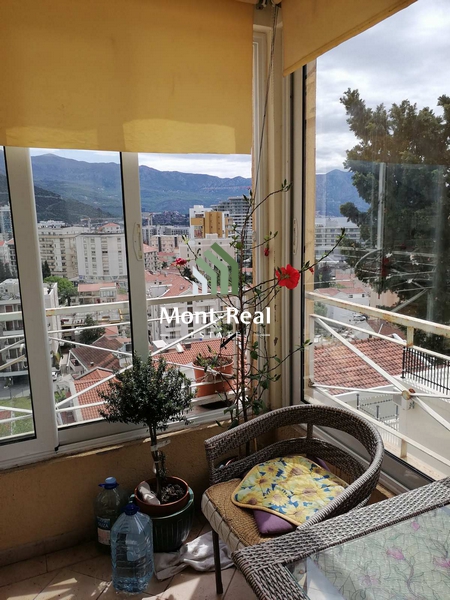  Izdaje se stan preko cijele godina 54m2, Budva IS124BD