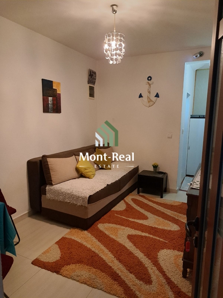 Izdaje se studio apartman preko cijele godine sa uključenim računima, IS127BD