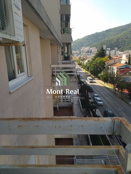 Izdaje se garsonjera 20 m2 preko cijele godine, IS128BD