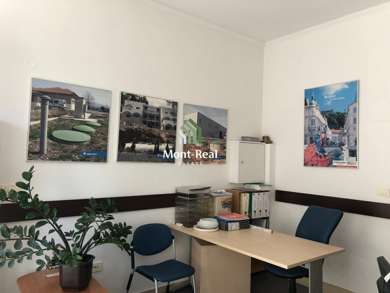 Izdaje se poslovni prostor od 24m2 u blizini Akademija Znanja, Budva IP009BD