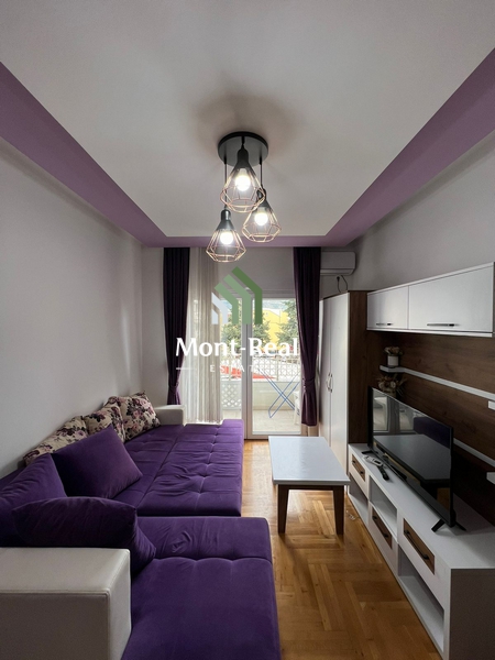 Izdaje se – Garsonjera 26 m², Centar Budve IS160BD