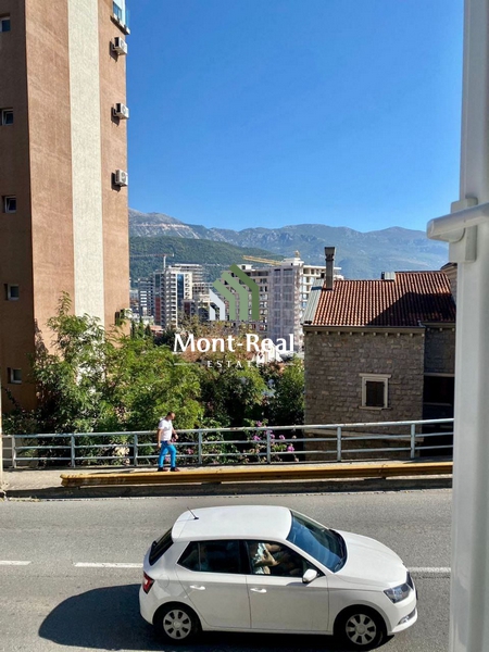 Izdaje se garsonjera sa ukljucenim racunima , Budva IS173BD