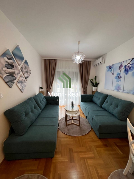 Nov, luksuzno opremljen stan u centru Budve, IS202BD