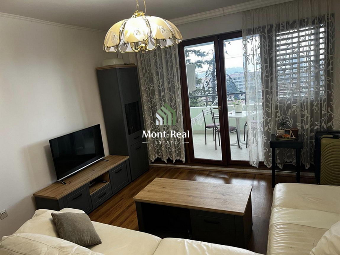 Izdaje se dvosoban stan na godinu dana Dubovica Lux, Budva IS210BD
