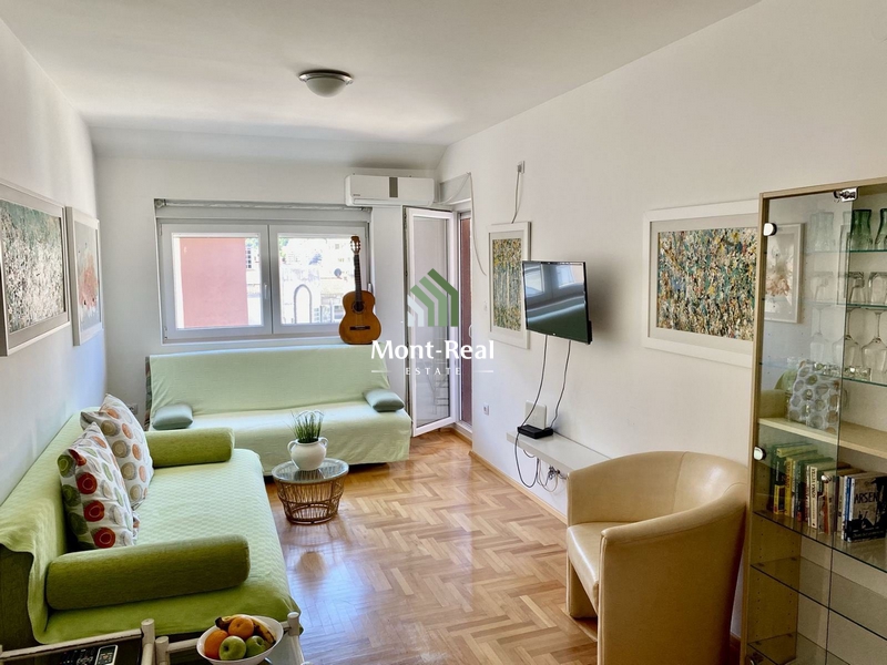 Izdaje se – Jednosoban stan 45 m² kod fakulteta, Budva IS250BD