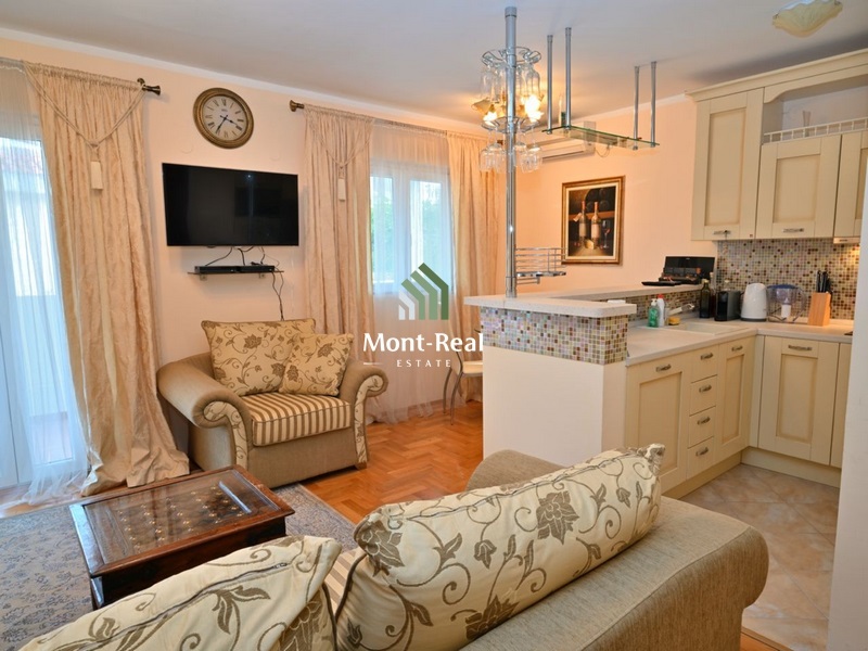 Dvosoban duplex stan kod Hotela Moskva, Budva S295BD