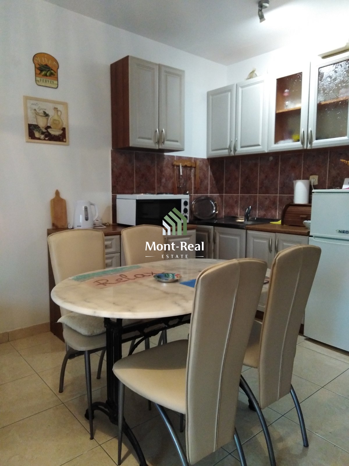  Izdaje se garsonjera 32 m² na godinu dana ili duže – Rozino, Budva