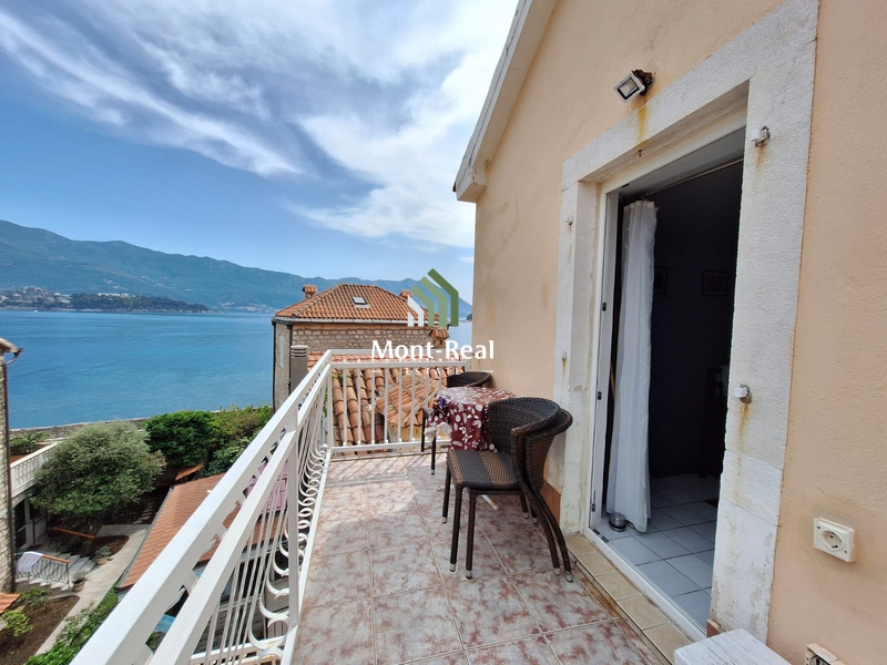 Four-room apartment for rent in Stari Grad IS189BD