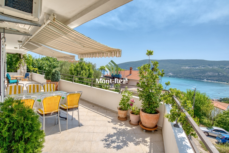 House for sale with sea view in Herceg Novi K005HN